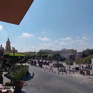 https://plaza-fundadores-centro-histrico-quertaro.hotels-in-queretaro.com